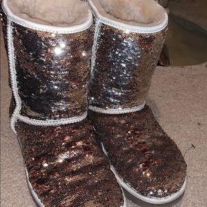 SEQUIN UGG BOOTS😍